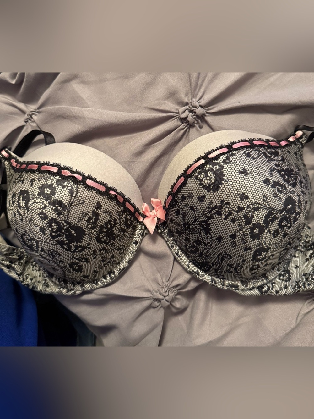 34 D Victoria’s Secret bombshell plunge bra